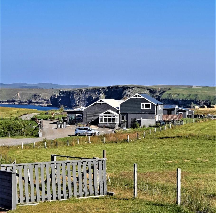 Отель Salmon Landings Strathy Point Экстерьер фото